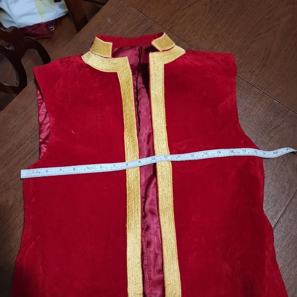 NWOT ... Red Sleeveless Vest / Coat with Gold Trim - Picture 3 of 7
